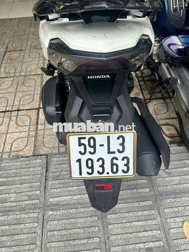 [Cần bán gấp] Xe AB trắng đen đời 2021, mới 95%