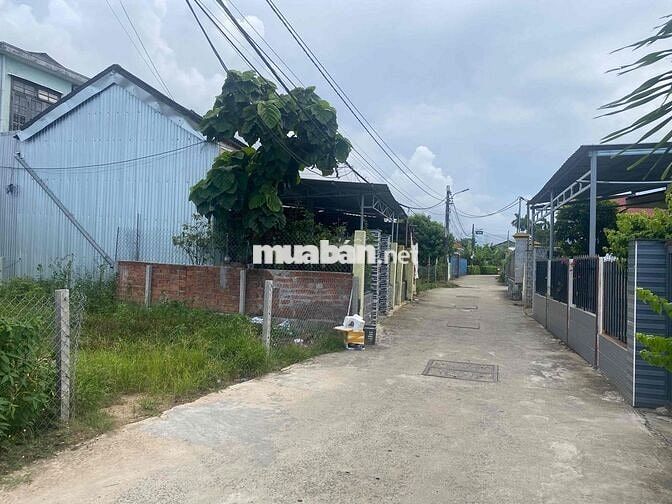 Đất kiệt Nam Kỳ Khởi Nghĩa ngay bến xe Đức Long