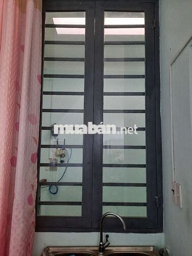 1.8 triệu/tháng. Phòng trọ mới xây, sạch sẽ, an ninh tốt.