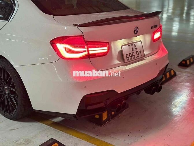 BMW 3 Series 2015 320i - 85000 km