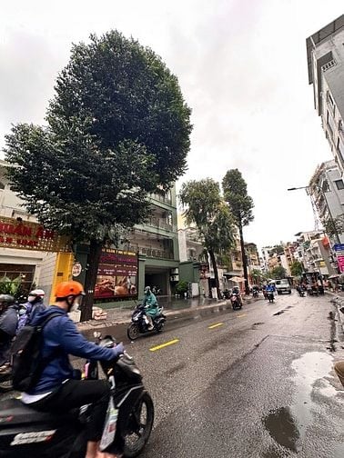 CHO THUÊ NHÀ 210 NGUYỄN THÁI BÌNH, TÂN BÌNH – GẦN SÂN BAY_DT:8m x27m