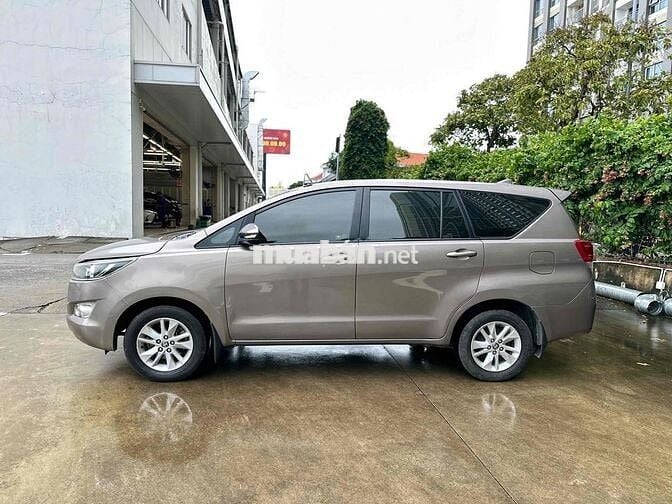 Toyota Innova 2017 2.0G - 7c tự động đẹp HÃNG