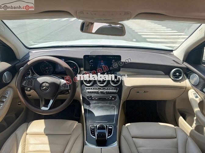 Mercedes Benz GLC 300 4Matic 2019 - 1 Tỷ 130 Triệu