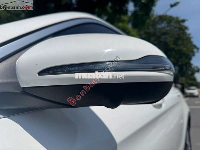 Mercedes Benz GLC 300 4Matic 2019 - 1 Tỷ 130 Triệu