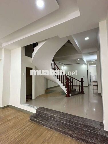 MẶT TIỀN ĐƯỜNG LỚN 30 THÁNG 4 TRUNG TÂM