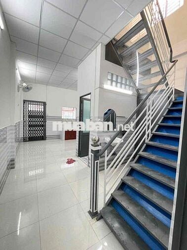 Nhà mới 4 phòng hẻm ô tô đường 30/4