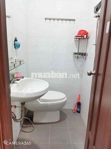Phòng trọ full nội thất, cửa sổ, sân thượng gần bờ kè, CMT8, ga SG