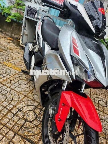kẹt tiền cần bán gấp xe như hình 9c