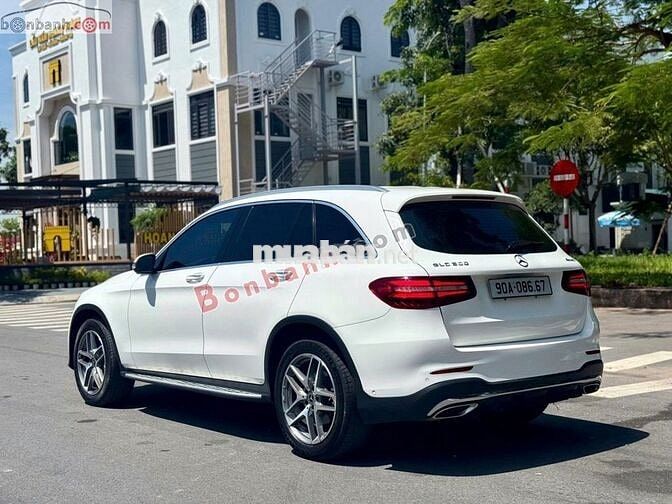 Mercedes Benz GLC 300 4Matic 2019 - 1 Tỷ 130 Triệu