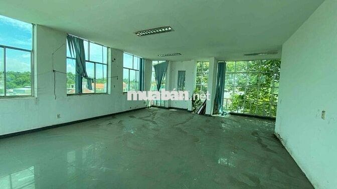 Cho thuê mặt bằng ngay ngã 4 Lê hồng Phong Phú Hoà