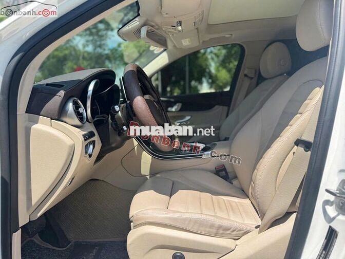 Mercedes Benz GLC 300 4Matic 2019 - 1 Tỷ 130 Triệu