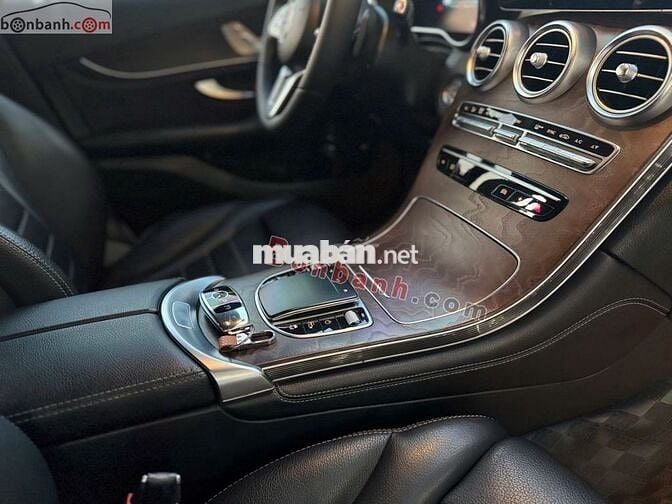 Mercedes Benz GLC 200 4Matic 2020 - 1 Tỷ 250 Triệu