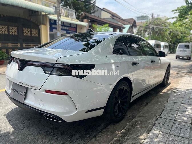 VinFast Lux A2.0 2020 Plus 2.0 AT - 100000 km