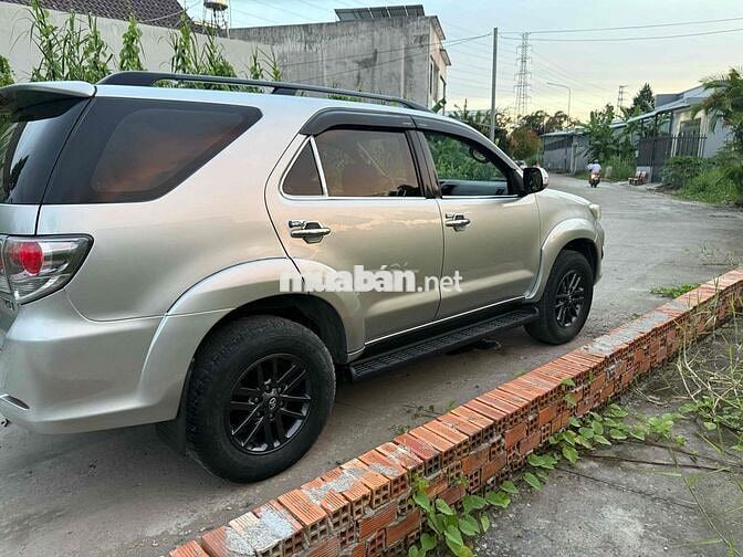 Toyota Fortuner 2013 - 123456