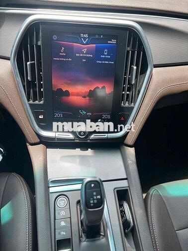 VinFast Lux A2.0 2020 Plus 2.0 AT - 100000 km
