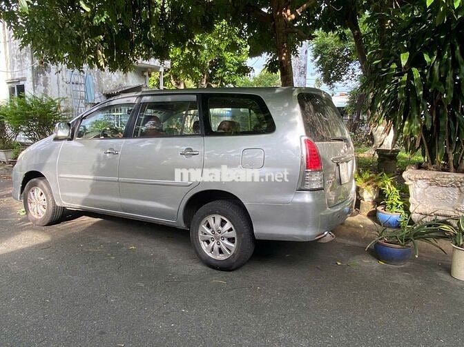 Toyota Innova 2010 G - 500000 km