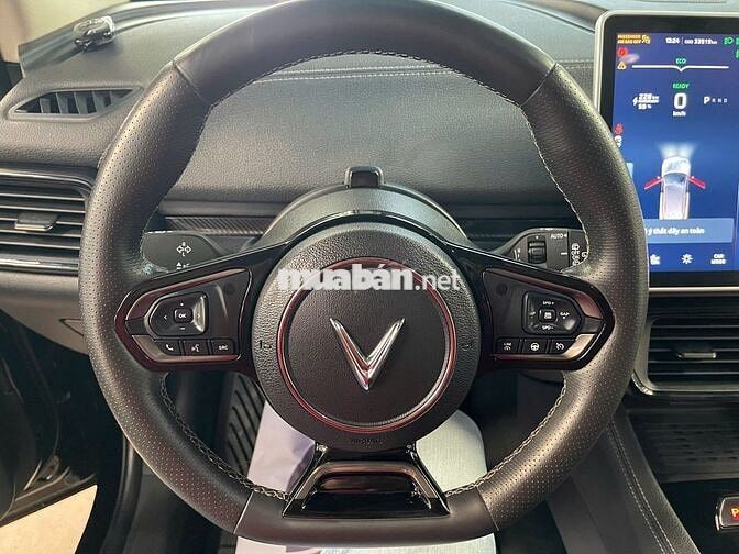 VinFast VF8 2023 Eco Pin SDI - 33000 km