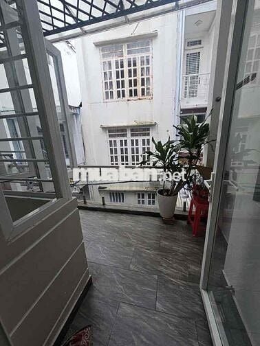 Nhà Đồng Đen khu Bàu Cát hẻm 4M xây 3 tầng (4,4x10)m