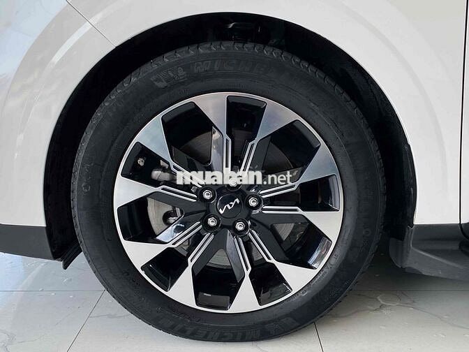 Kia Carnival 2023 Signature 2.2D - XHĐ 905Tr