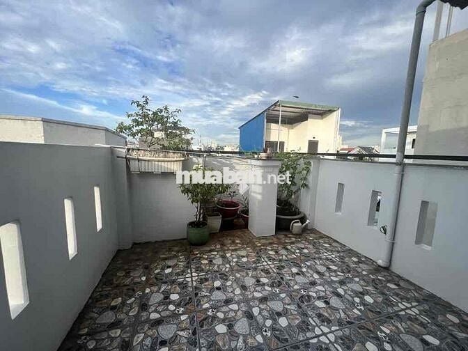 bán nhà trung tâm Thủ Đức 68m2 đương 8m