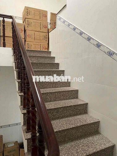 nhà 2 lầu 5x24 hướng Đông Nam kdc 586 giá 3 tỷ 990 tr (thương lượng)