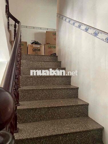 nhà 2 lầu 5x24 hướng Đông Nam kdc 586 giá 3 tỷ 990 tr (thương lượng)