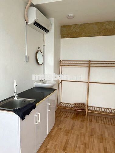 Cho thuê phòng lầu 4 - đầy đủ nội thất cơ bản 16m vuông quận 3