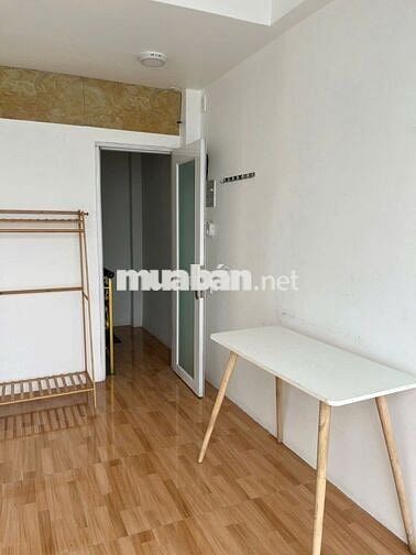 Cho thuê phòng lầu 4 - đầy đủ nội thất cơ bản 16m vuông quận 3