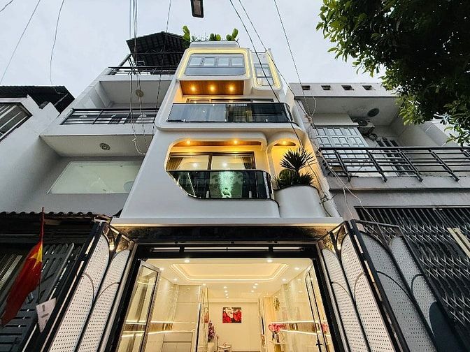 Cô Hồng Cần Bán Gấp Nhà. Trần Quốc Thảo Q3 dt 70m2/4ty650. SỔ SẴN