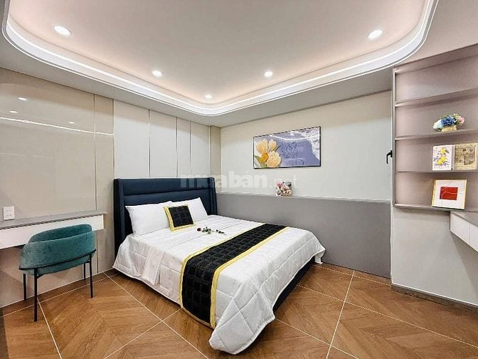 Cô Hồng Cần Bán Gấp Nhà. Trần Quốc Thảo Q3 dt 70m2/4ty650. SỔ SẴN