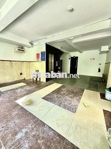 CHDV Cạnh MT(  Ngã 4 Hàng Xanh)- 108M2  6 Tầng - 16P Khép kính
6x18M2)