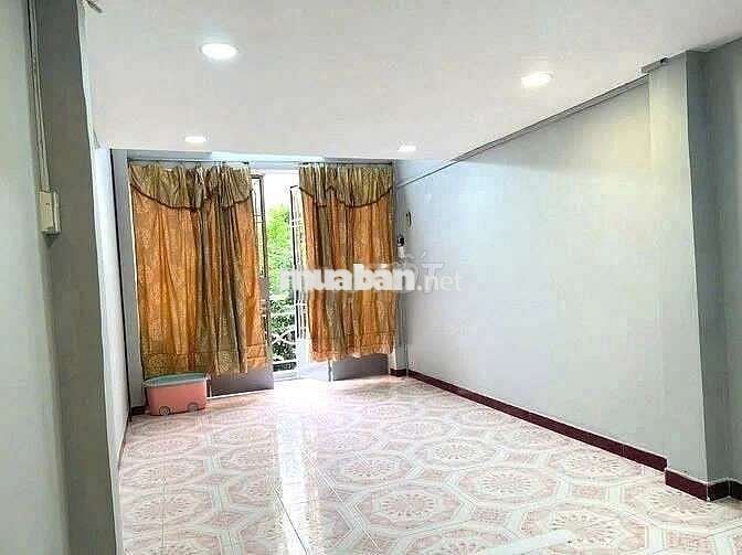Khu Vip Trần Quang Diệu Q3, Nguyên căn 4PN, chỉ 15 Triệu/tháng.