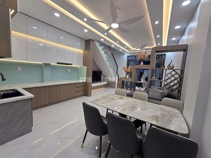 Nhà xinh trệt lầu ở q7, có 6PN, vừa ở vừa kết hợp kinh doanh 