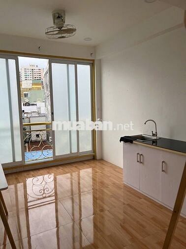Cho thuê phòng lầu 4 - đầy đủ nội thất cơ bản 16m vuông quận 3