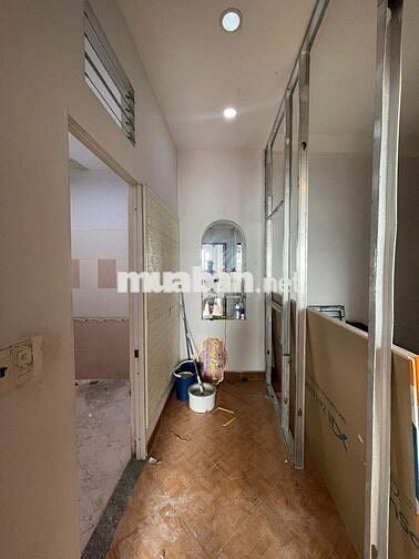 PHÒNG BANCOL CỬA SỔ MỚI GIÁ RẺ