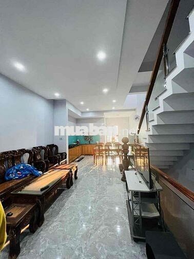 CHO THUÊ NHÀ - MẶT TIỀN ĐƯỜNG Y MOAN - NHÀ 3 LẦU VÀ CÓ 1 HẦM GARA