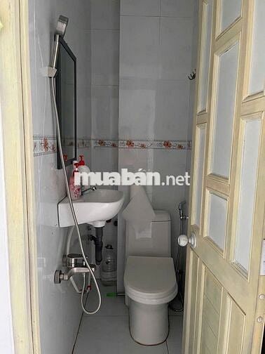 Cho thuê phòng lầu 4 - đầy đủ nội thất cơ bản 16m vuông quận 3