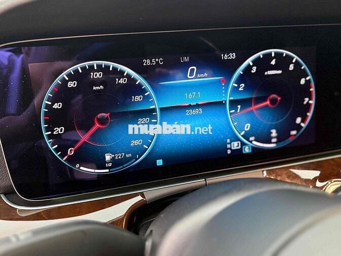 Mercedes Benz E Class 2021 E200 Exclusive -23500km
