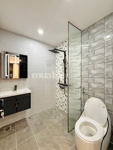 Cô Hồng Cần Bán Gấp Nhà. Trần Quốc Thảo Q3 dt 70m2/4ty650. SỔ SẴN