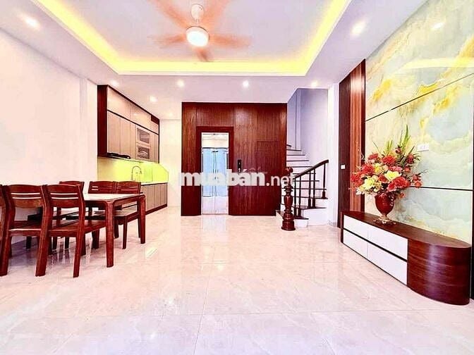 BÁN NHÀ 6 TẦNG THANG MÁY – FULL NỘI THẤT – NGÕ 649 LĨNH NAM, HOÀNG MAI