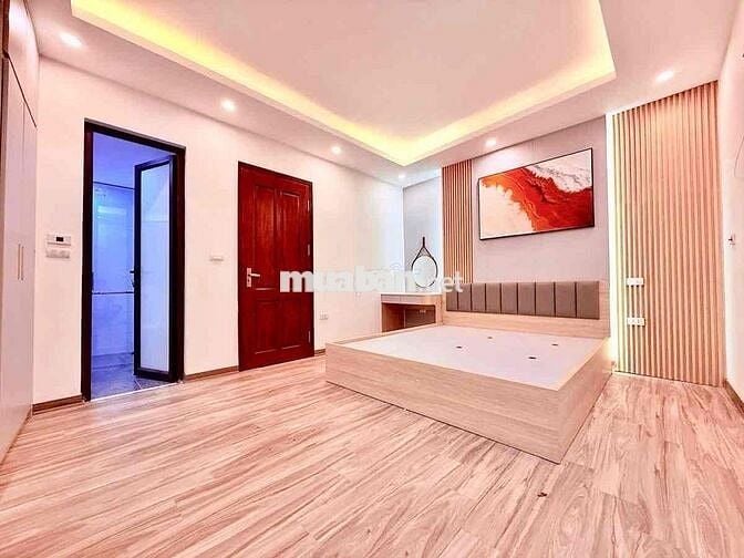 BÁN NHÀ 6 TẦNG THANG MÁY – FULL NỘI THẤT – NGÕ 649 LĨNH NAM, HOÀNG MAI