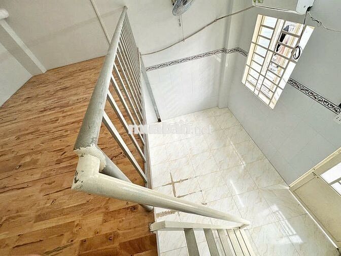 Phòng Trọ Gác Lửng Rộng Rãi – Cách Chợ Thủ Đức chỉ 3 phút