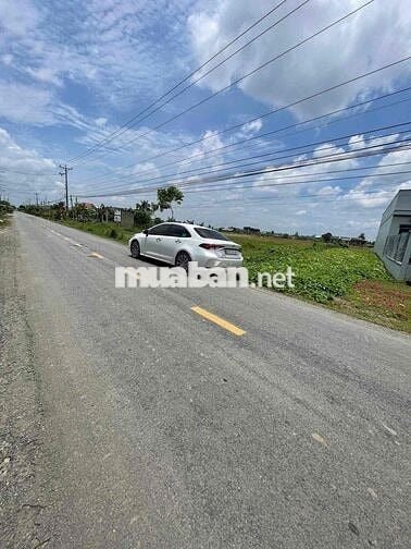 ĐẤT THỔ MẶT TIỀN TỈNH LỘ 833B, CÁCH TPHCM 30km,SÁT VÀNH ĐAI 4