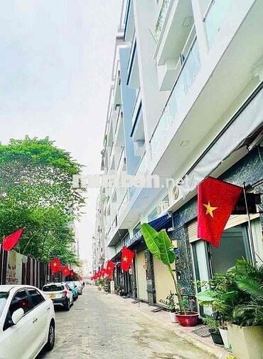 🏡Bán nhà Lạc Long Quân - 40m2 - 6 Tầng , 5pn - HXH 7m - Chỉ 9.6 Tỷ 💵