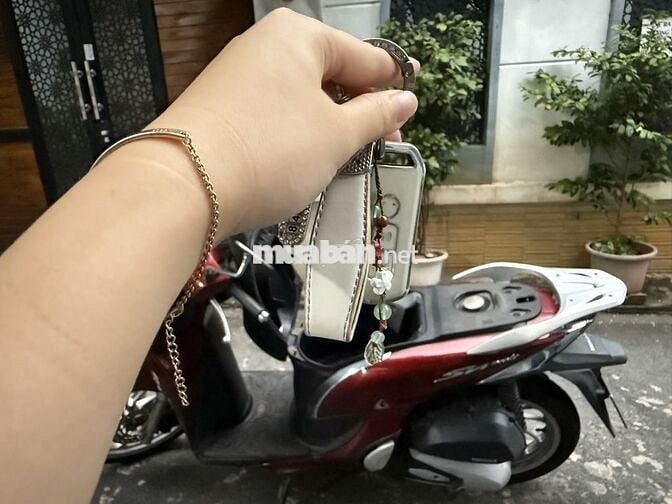 SH Mode, hãng Honda, màu Đỏ Đen