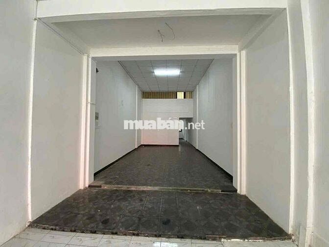 Cho thuê nguyên căn nhà mặt tiền đường Âu Cơ