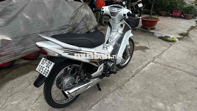 Future neo kim 2006 áo fi09 trắng ( hỗ trợ góp )
