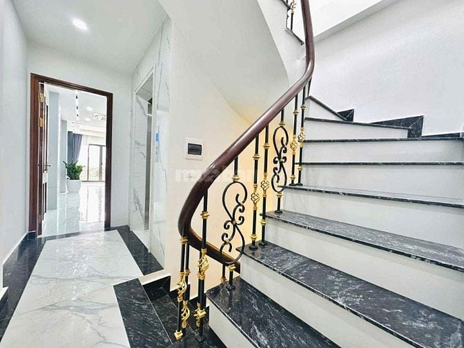 Nhà Đẹp Thang Máy, Ngõ Thông, Giá Rẻ, Trung Tâm Quận Hai Bà Trưng