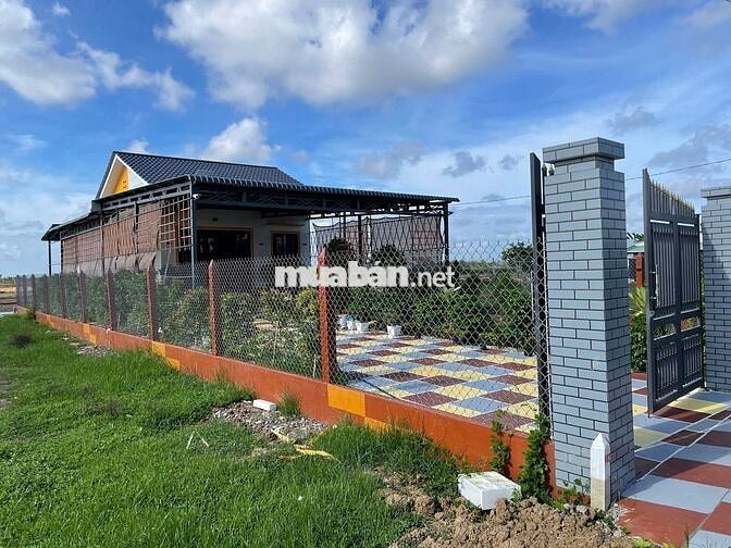 Nhà vườn đầy đủ tiện nghi mặt tiền HL5, Gò Công Đông, giá 1tỉ990