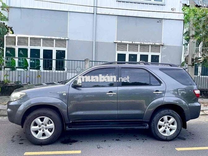 Toyota Fortuner 2010 2.7V  xe đẹp
